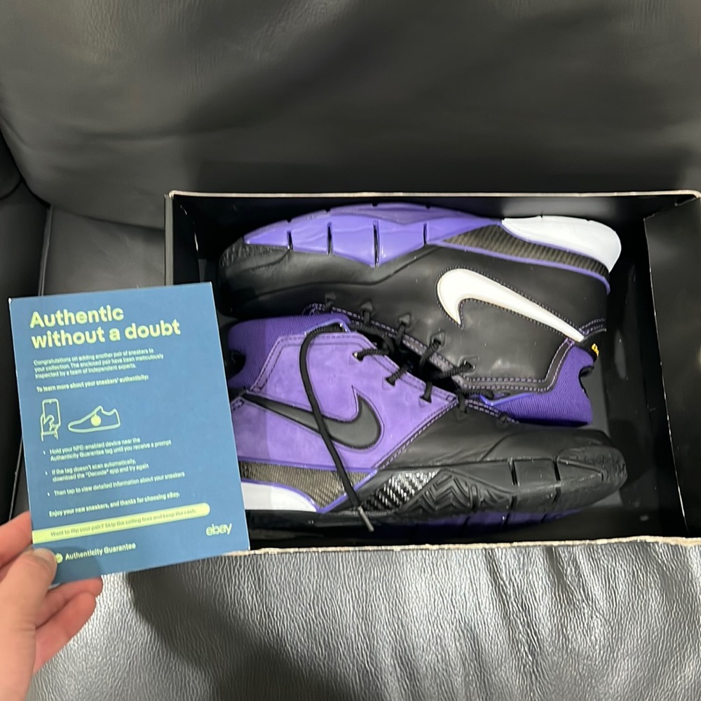 Zoom Kobe 1 black out size 11 Pro tro